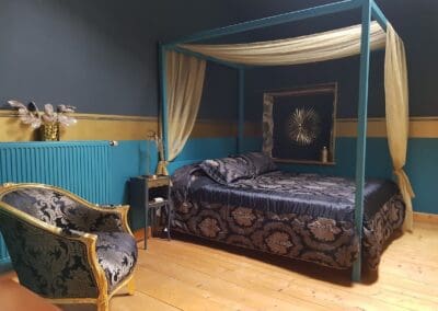Chambre baldaquin du Domaine de la Fée-Licité