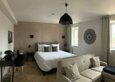Chambre classique de L’Hôtel du Couvent – Vagnas